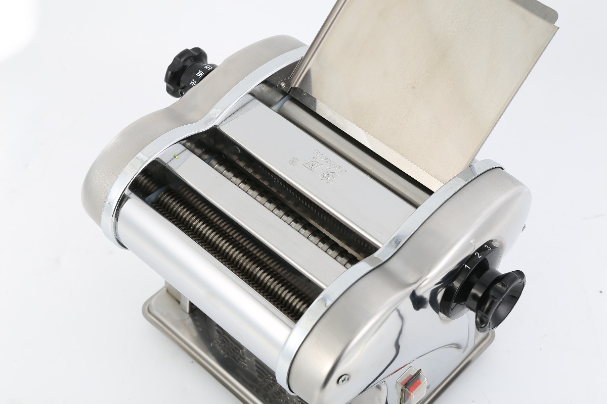 Maszyna do makaronu elektryczn – Pasta Machine Electric recenzja i cena