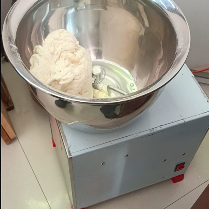Maszyna do mieszania ciasta z  – Pasta Machine Electric recenzja i cena